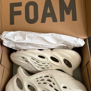 Yeezy sand Foam runners